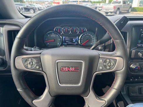 Used 2018 GMC Sierra 1500 SLT AWD/4WD image 9