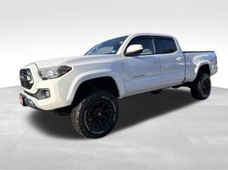 Used 2018 Toyota Tacoma SR5 AWD/4WD video 2