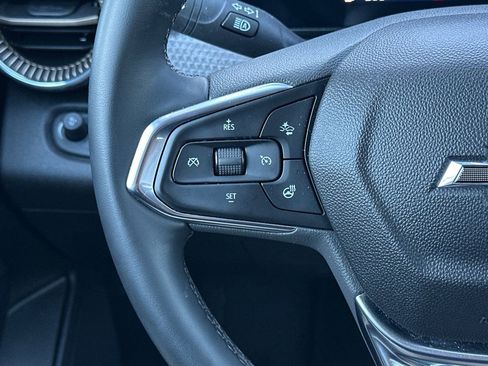 Certified 2025 Chevrolet Trax ACTIV FWD image 29