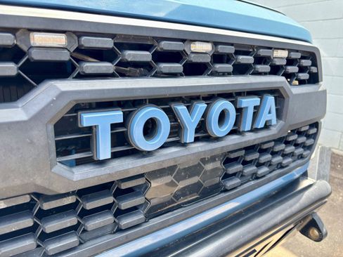 Used 2019 Toyota Tacoma TRD Off-Road AWD/4WD image 36