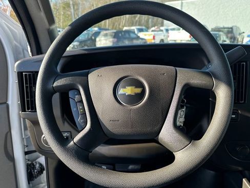 Used 2025 Chevrolet Express 2500 Extended w/ Communications Package image 20