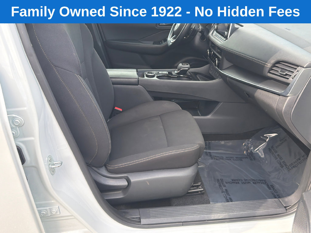 Used 2024 Nissan Rogue S AWD/4WD image 13
