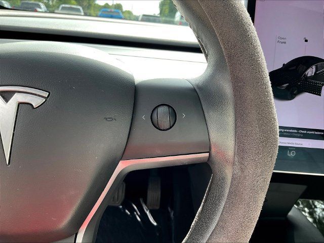 Used 2020 Tesla Model 3 Standard Range Plus RWD image 14