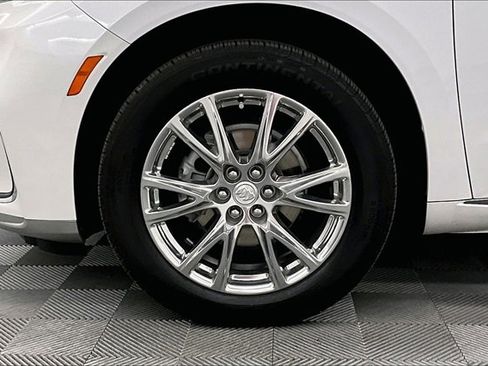 Used 2022 Buick Enclave Premium w/ Experience Buick Package image 8