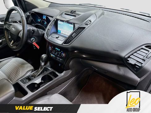 Used 2017 Ford Escape SE w/ Equipment Group 201A AWD/4WD image 31