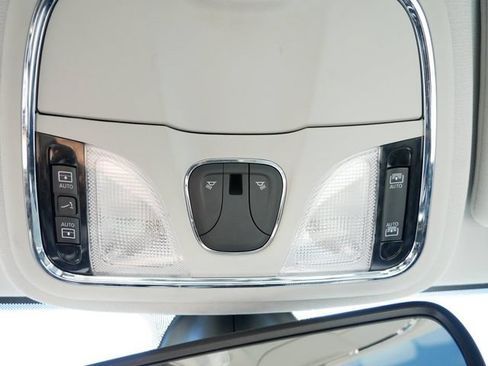 Used 2019 Jeep Cherokee Limited AWD/4WD image 25