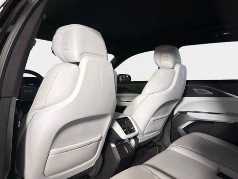 Used 2024 Cadillac Lyriq Luxury RWD image 30