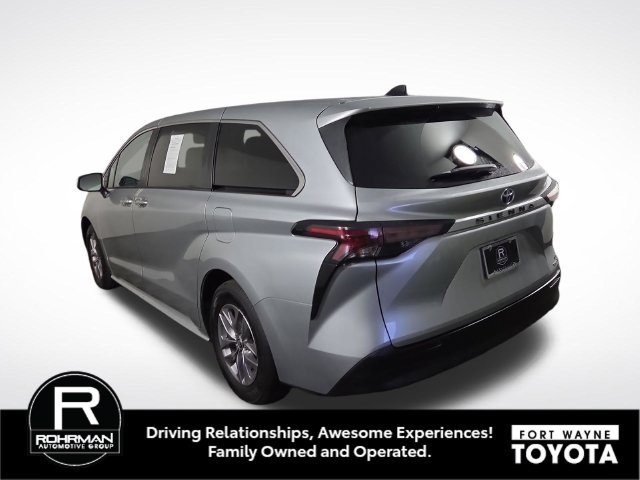 Used 2023 Toyota Sienna LE FWD image 9