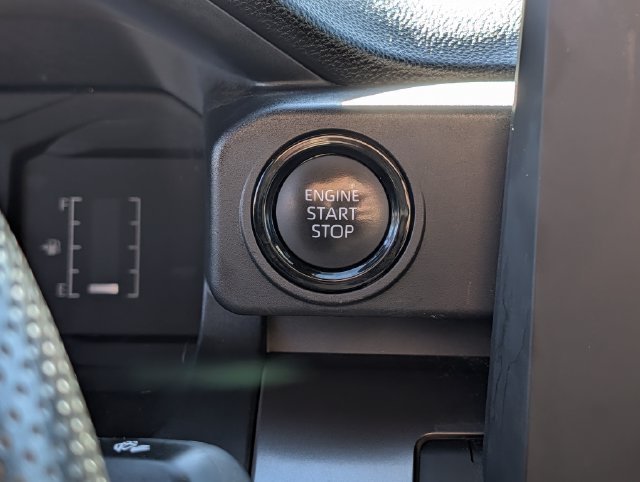 Used 2025 Toyota Tacoma SR5 AWD/4WD image 19