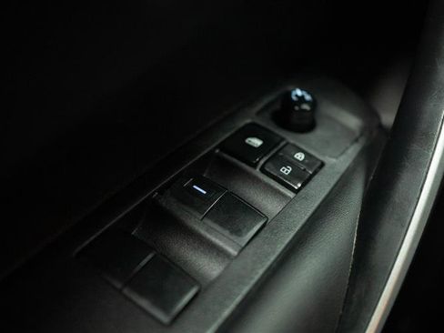 Used 2023 Toyota Corolla SE FWD image 27