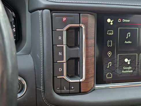 Used 2023 GMC Yukon XL Denali Ultimate AWD/4WD image 14