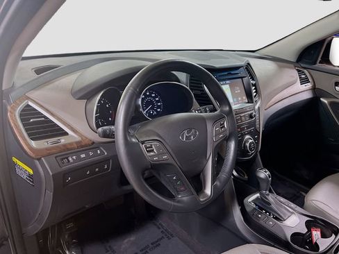 Used 2017 Hyundai Santa Fe Limited image 9