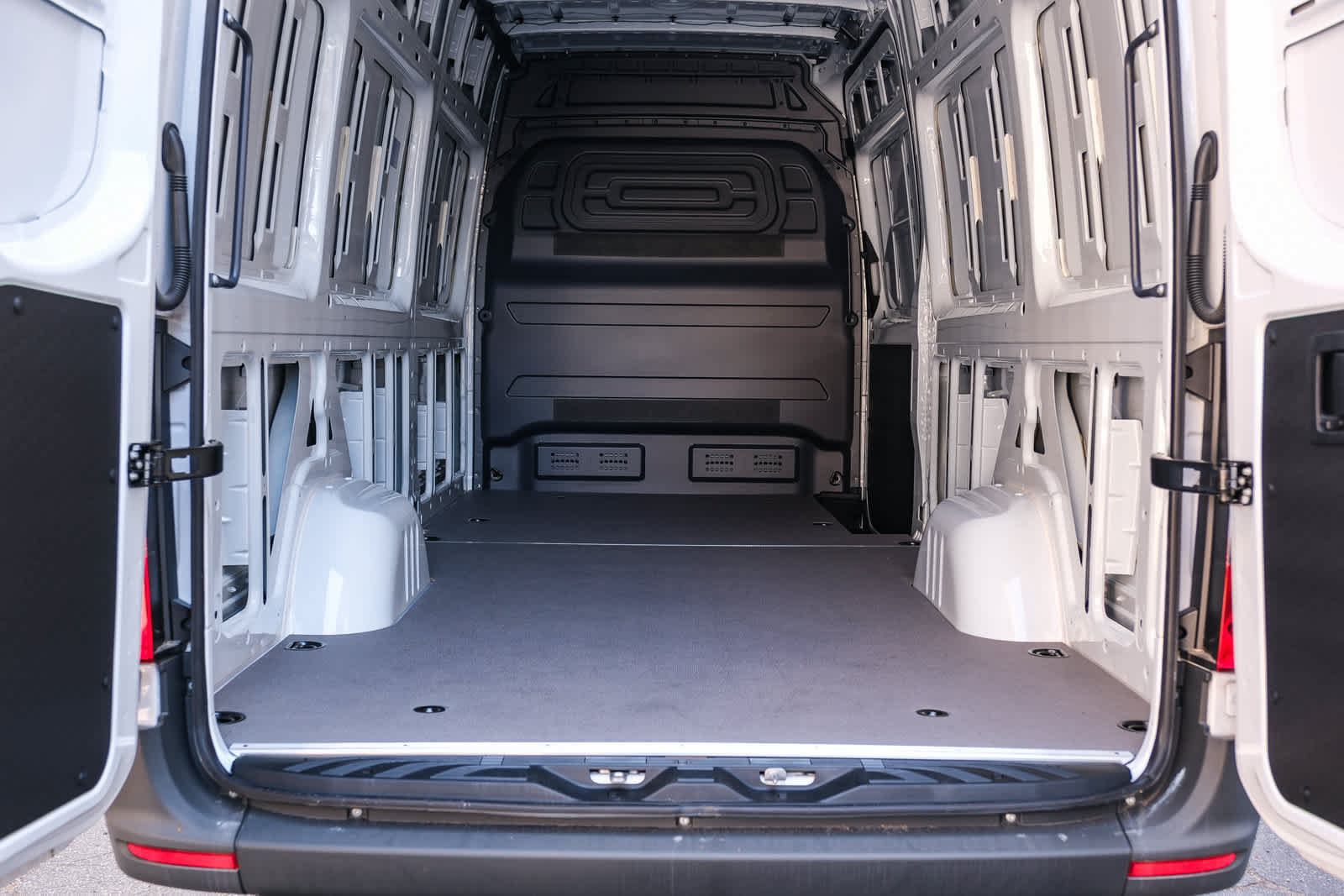 New 2025 Mercedes-Benz eSprinter 170 Cargo image 26