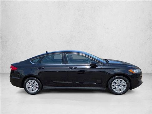 Used 2020 Ford Fusion S FWD image 4