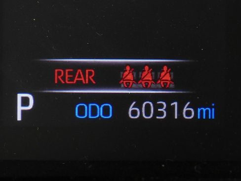 Used 2020 Toyota RAV4 XLE image 32