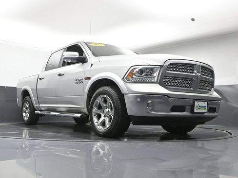Used 2017 RAM 1500 Laramie w/ Convenience Group AWD/4WD image 26