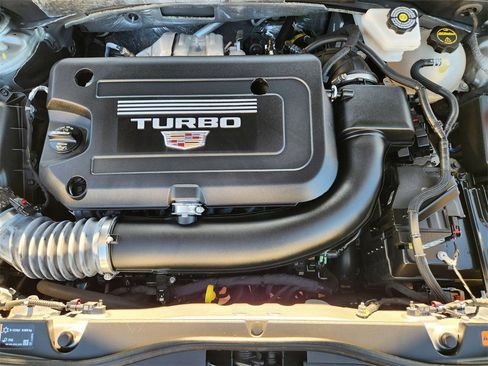 Used 2025 Cadillac XT4 Premium Luxury image 32