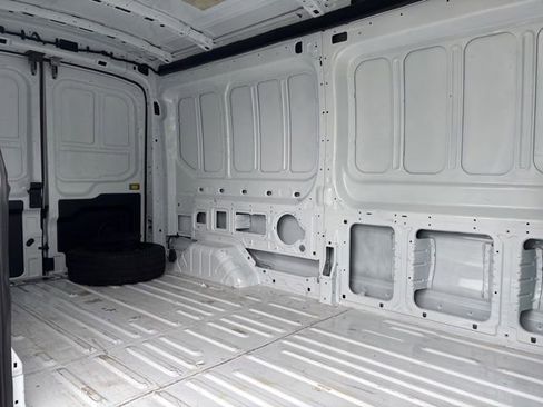 Used 2023 Ford E-Transit Medium Roof RWD image 33