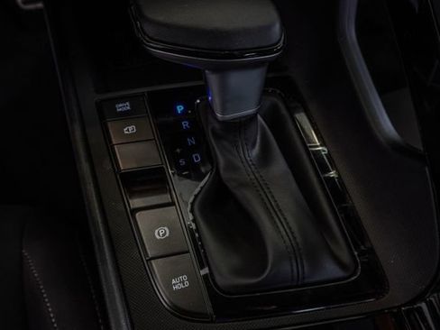 Certified 2025 Hyundai Elantra SEL FWD image 22