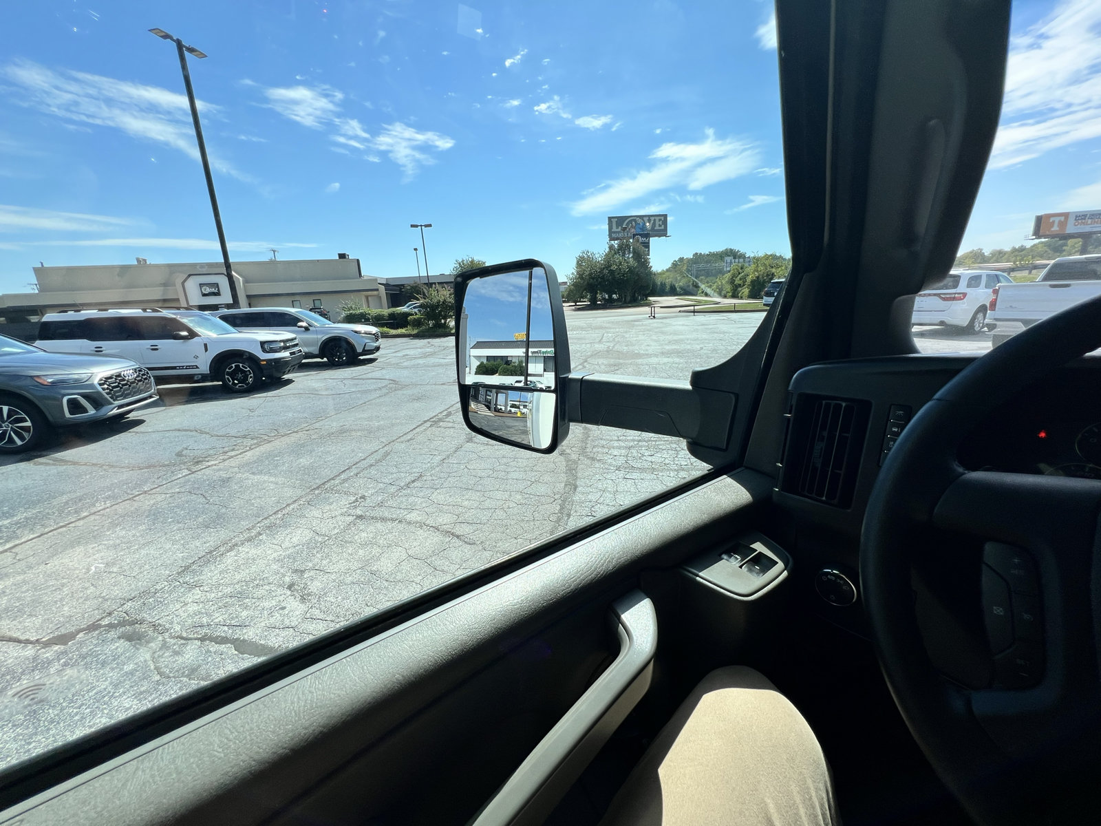 Used 2020 Chevrolet Express 3500 w/ Power Convenience Package RWD image 29