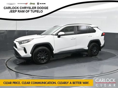 Used 2021 Toyota RAV4 LE AWD/4WD image 1