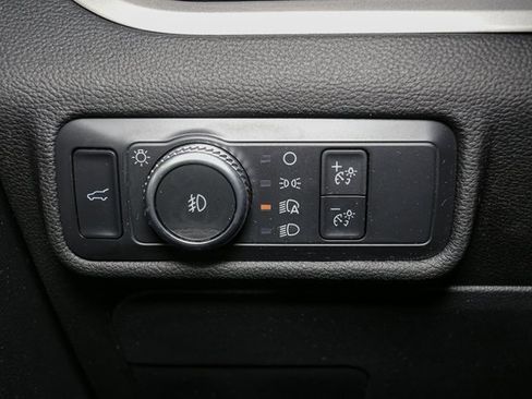 Used 2022 Ford Explorer XLT w/ Equipment Group 202A image 37