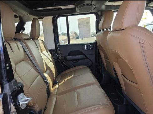 Used 2023 Jeep Wrangler Unlimited Sahara w/ Cold Weather Group image 9