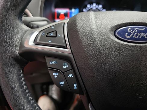 Used 2023 Ford Edge Titanium image 31