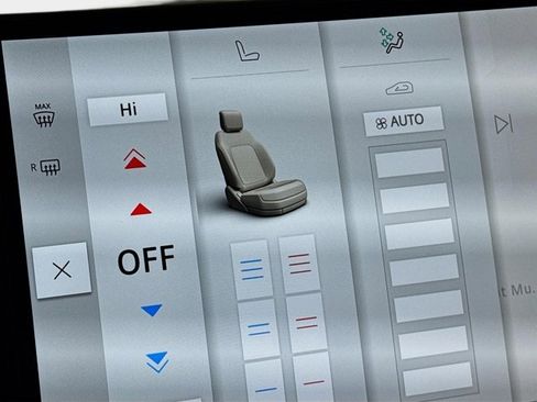 Used 2026 Land Rover Range Rover Velar Dynamic SE image 23