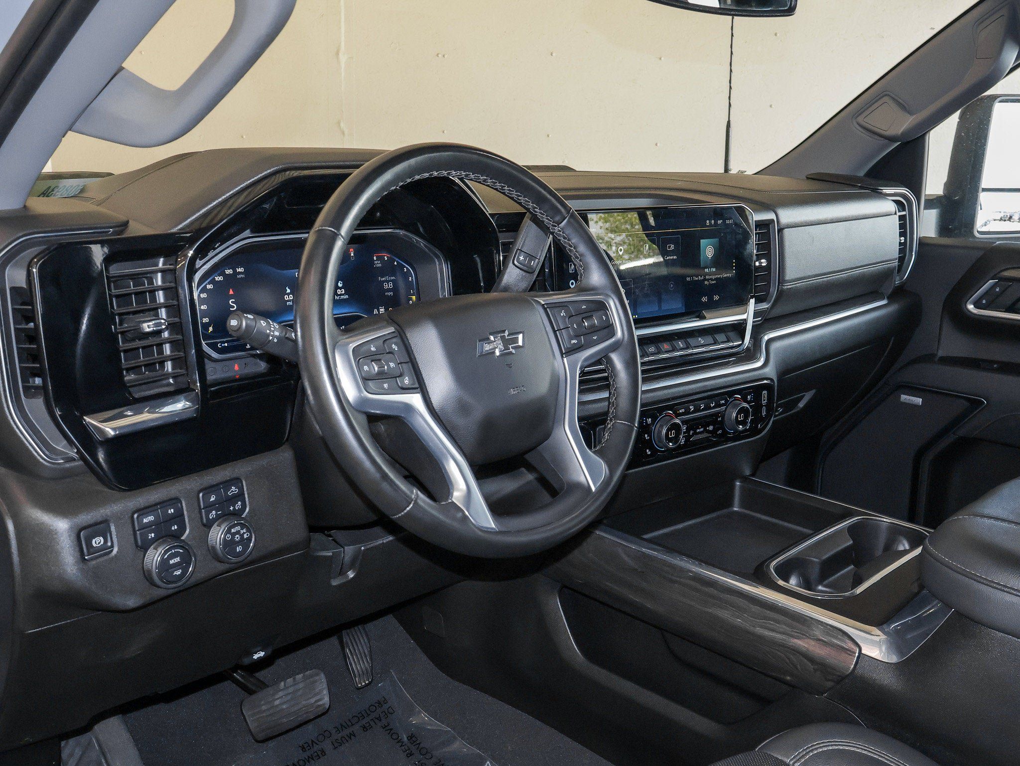 Used 2024 Chevrolet Silverado 2500 LTZ w/ LTZ Plus Package AWD/4WD image 23