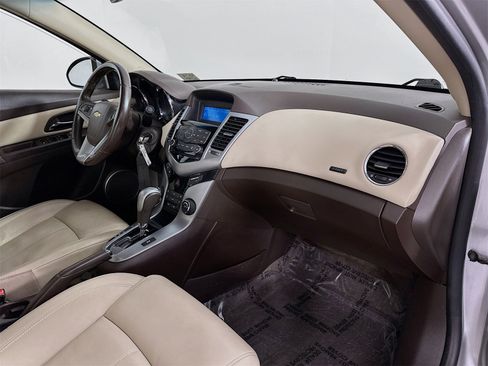 Used 2011 Chevrolet Cruze LTZ image 25