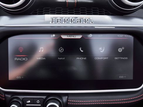 Used 2020 Ferrari Portofino RWD image 70