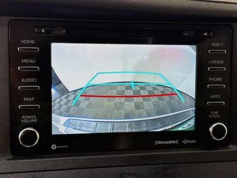 Used 2020 Toyota Sienna XLE w/ XLE Navigation Package FWD image 19