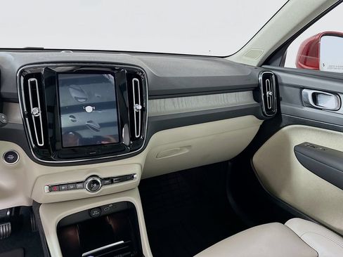 Used 2024 Volvo XC40 B5 Plus w/ Climate Package AWD/4WD image 20
