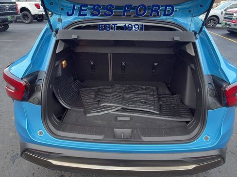 Used 2025 Chevrolet Trax ACTIV w/ Sunroof Package image 13