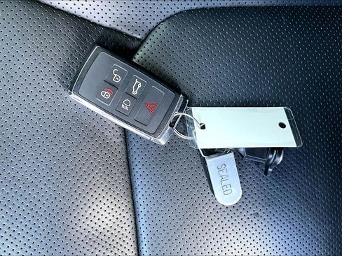 Used 2024 Land Rover Defender 110 Carpathian Edition image 11