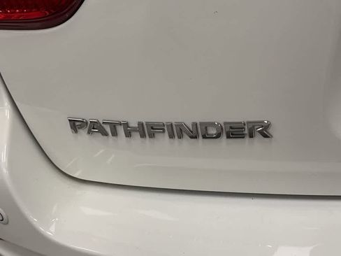 Used 2019 Nissan Pathfinder S AWD/4WD image 25