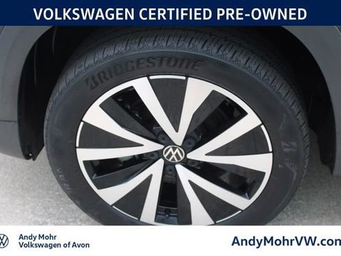 Used 2023 Volkswagen Taos SE w/ Panoramic Sunroof Package AWD/4WD image 12