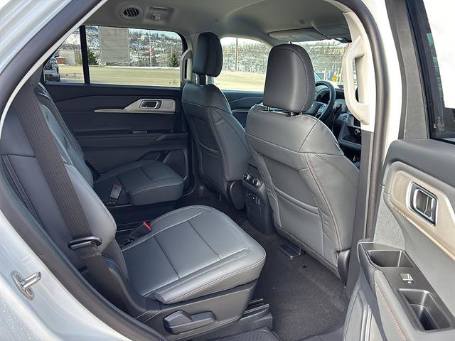 New 2026 Ford Explorer Active w/ Active Comfort Package AWD/4WD image 17