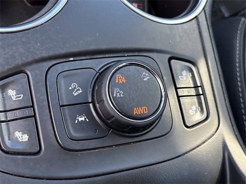 Used 2023 GMC Terrain SLT image 29