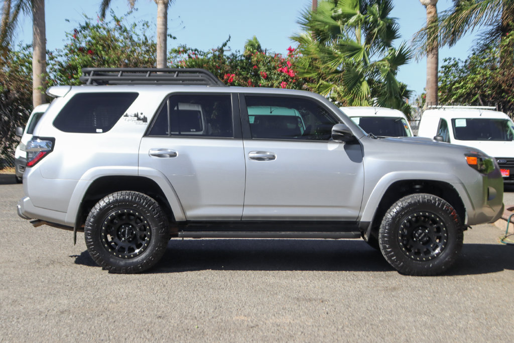 Used 2022 Toyota 4Runner TRD Off-Road Premium w/ Moonroof Package AWD/4WD image 10