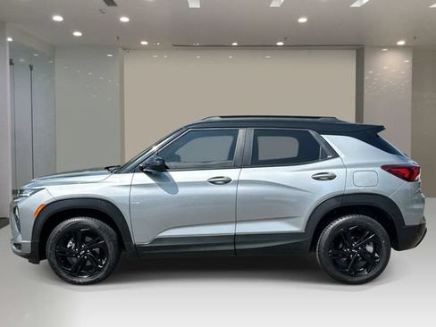Used 2023 Chevrolet TrailBlazer RS AWD/4WD image 2