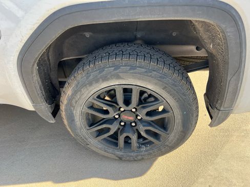 Used 2023 GMC Sierra 1500 Elevation AWD/4WD image 16