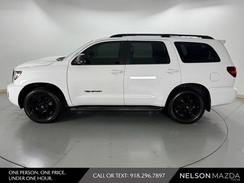 Used 2018 Toyota Sequoia TRD Sport AWD/4WD image 9