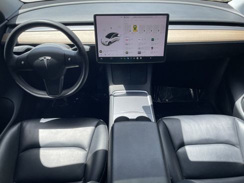 Used 2021 Tesla Model Y Long Range AWD/4WD image 13