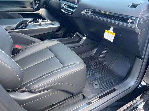 New 2026 Cadillac Lyriq V AWD/4WD image 17