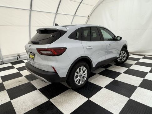 Used 2025 Ford Escape Active image 5