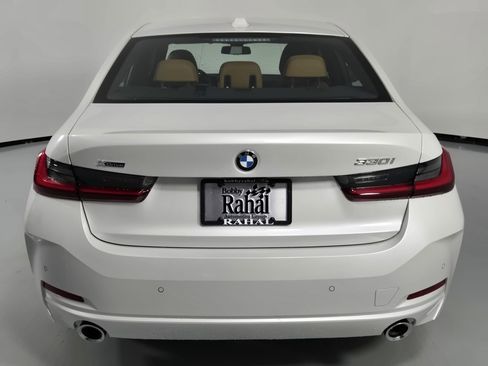 New 2026 BMW 330i xDrive Sedan w/ Premium Package image 5