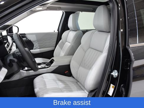 New 2025 Mitsubishi Outlander AWD image 19