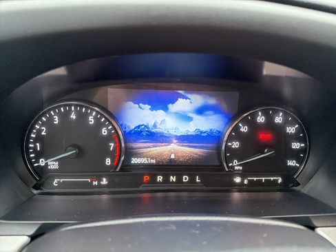 Used 2023 Ford Explorer XLT image 16